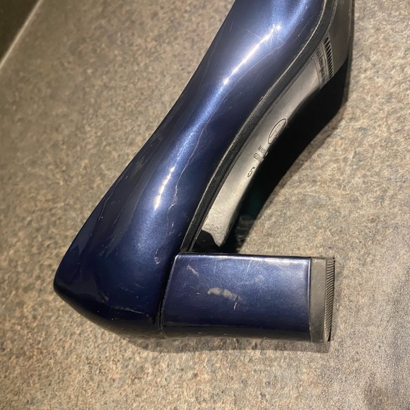 PETER KAISER PATENT LEATHER 2.5 HEEL PUMP IN BLUE / COMFORT / SIZE 5 - Picture 3 of 9